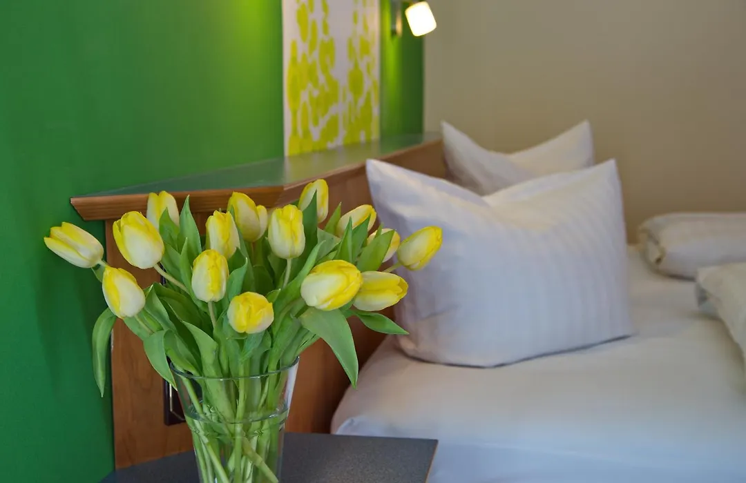 Stadtcafé Hotel garni-1